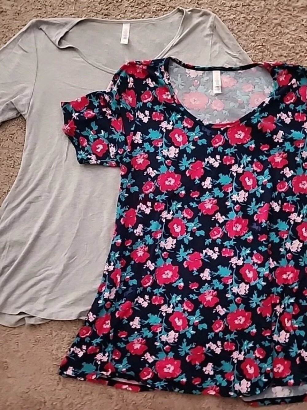 Lularoe Size Large 2 Shirt Sleeve Shirts